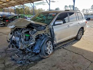 Toyota Highlander BASE 3.5L 6 2013