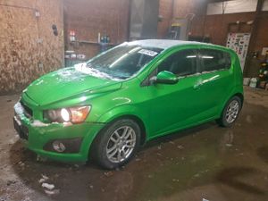 Chevrolet Aveo (Sonic) LT 1.8L 4 2015
