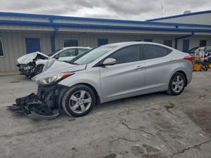Hyundai Elantra GLS 1.8L 4 2013