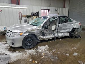 Toyota Camry BASE 2.5L 4 2010