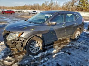 Nissan Rogue S 2.5L 4 2014