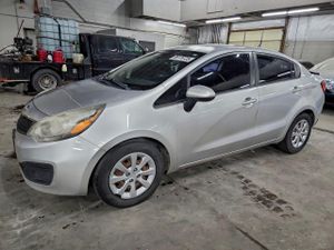 Kia Rio LX 1.6L 4 2013