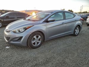 Hyundai Elantra SE 1.8L 4 2015