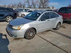 Ford Focus SE 2.0L 4 2010