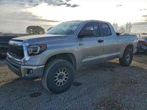 Toyota Tundra DOUBLE CAB SR 5.7L 8 2015