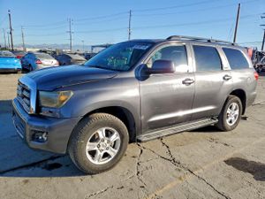 Toyota Sequoia SR5 5.7L 8 2015