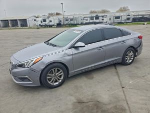 Hyundai Sonata SE 2.4L 4 2015