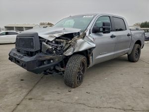 Toyota Tundra CREWMAX SR5 5.7L 8 2011