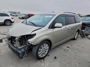 Toyota Sienna XLE 3.5L 6 2015