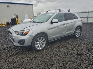 Mitsubishi Outlander ES 2.0L 4 2013