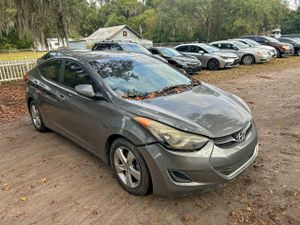 Hyundai Elantra GLS 1.8L 4 2013