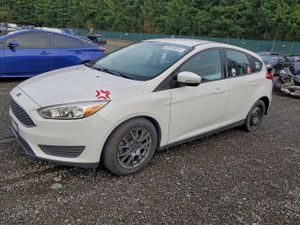 Ford Focus SE 2.0L 4 2015