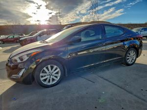 Hyundai Elantra SE 1.8L 4 2015