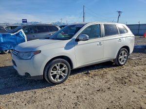 Mitsubishi Outlander SE 2.4L 4 2014