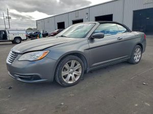 Chrysler 200 TOURING 2.4L 4 2013