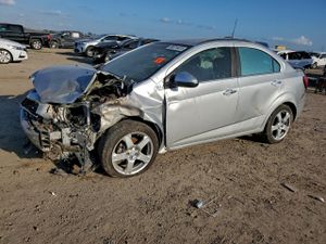 Chevrolet Aveo (Sonic) LTZ 1.4L 4 2015