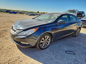 Hyundai Sonata SE 2.4L 4 2013