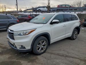 Toyota Highlander XLE 3.5L 6 2015