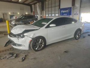 Chrysler 200 S 2.4L 4 2015