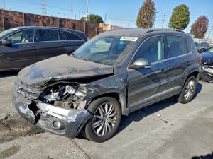 Volkswagen Tiguan S 2.0L 4 2014