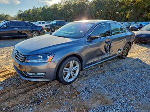 Volkswagen Passat SEL 2 L 4 2015