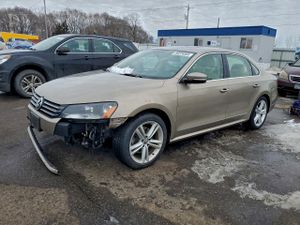 Volkswagen Passat SE 1.8L 4 2015