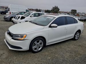 Volkswagen Jetta TDI 2.0L 4 2013