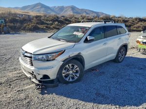 Toyota Highlander LE 3.5L 6 2015