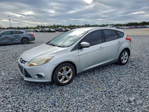 Ford Focus SE 2.0L 4 2013