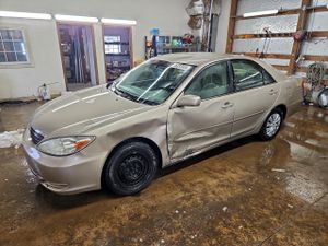 Toyota Camry LE 2.4L 4 2004