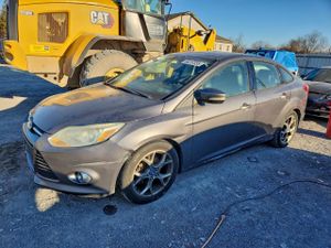 Ford Focus SE 2.0L 4 2014