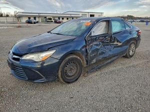 Toyota Camry LE 2.5L 4 2015