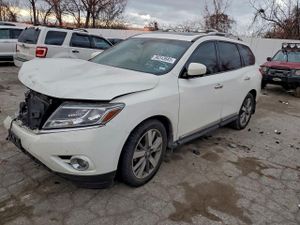 Nissan Pathfinder S 3.5L 6 2014