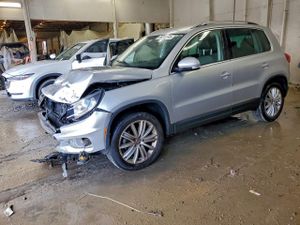 Volkswagen Tiguan S 2.0L 4 2012