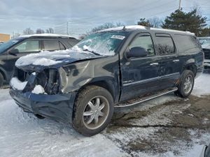 GMC Yukon DENALI 6.2L 8 2011