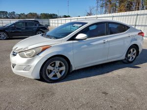 Hyundai Elantra GLS 1.8L 4 2013