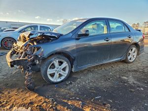 Toyota Corolla BASE 1.8L 4 2013