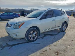 Nissan Rogue S 2.5L 4 2013