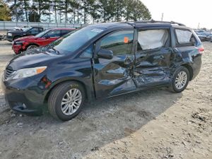 Toyota Sienna XLE 3.5L 6 2013