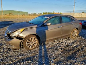 Hyundai Sonata SE 2.4L 4 2013