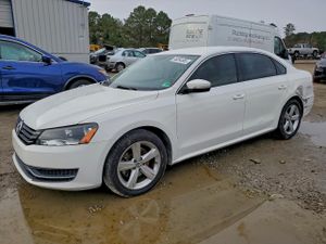 Volkswagen Passat SE 2.5L 5 2013