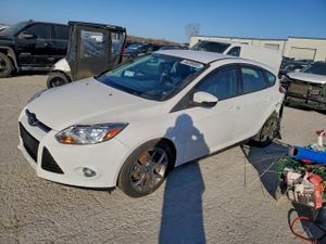Ford Focus SE 2.0L 4 2013