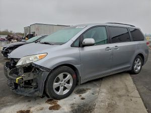 Toyota Sienna LE 3.5L 6 2013