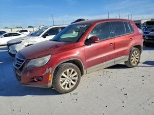 Volkswagen Tiguan S 2.0L 4 2010