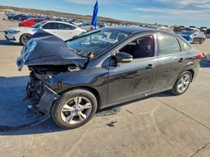 Ford Focus SE 2.0L 4 2014
