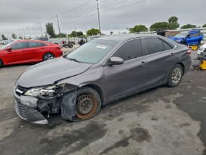 Toyota Camry LE 2.5L 4 2015