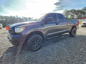 Toyota Tundra DOUBLE CAB SR5 5.7L 8 2011