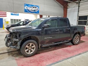 Nissan Titan S 5.6L 8 2015