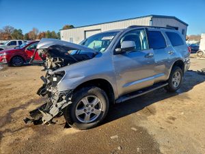 Toyota Sequoia SR5 5.7L 8 2015