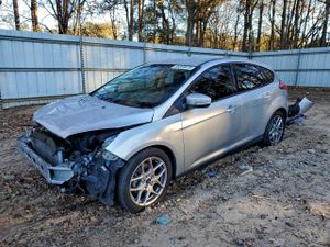 Ford Focus SE 2.0L 4 2015